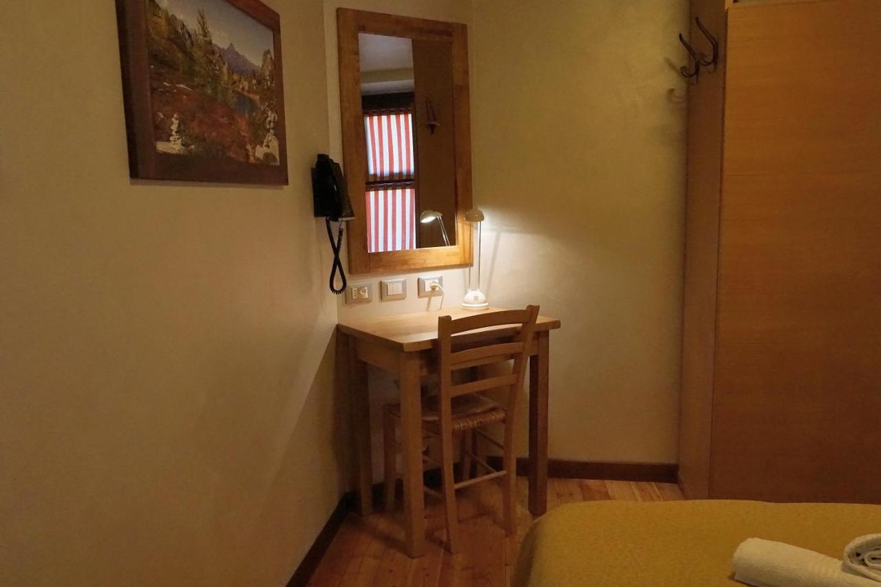 Pensione Albergo Diffuso Ceaglio Valle Maira Marmora Buitenkant foto