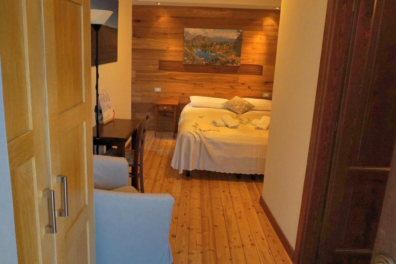 Pensione Albergo Diffuso Ceaglio Valle Maira Marmora Buitenkant foto
